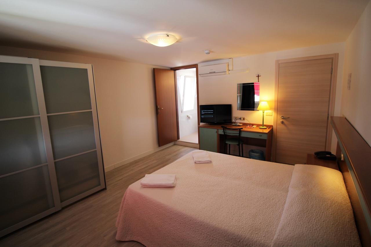 Hotel Rex Καόρλε Εξωτερικό φωτογραφία